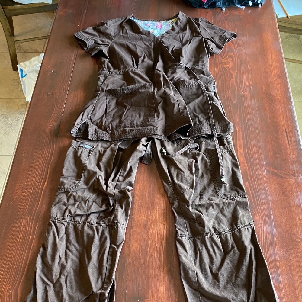 Brown scrub set